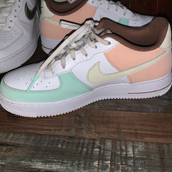 w Nike Air Force 1 Low LV8 "Ice Cream" Size 7.Y / 8 Women's - Picture 6 of 7